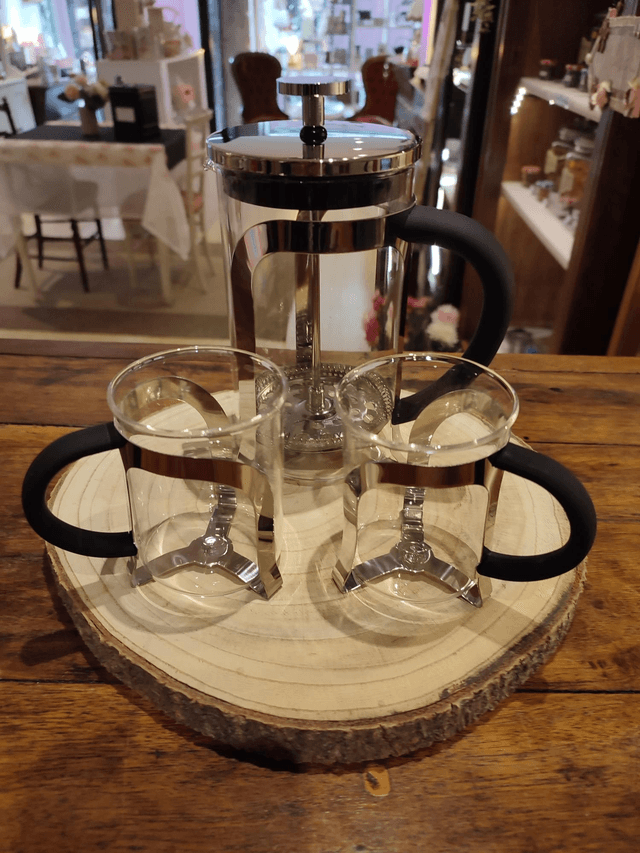 Cafetière à piston avec deux tasses